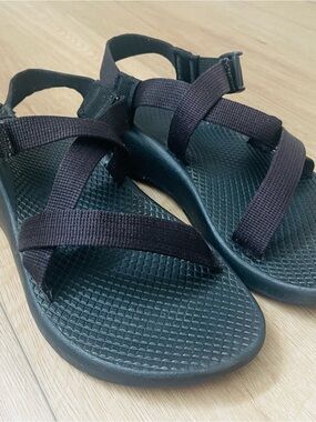 Chaco Black Strappy Sport Sandals, Women 6